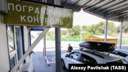 Російський пункт пропуску на адмінкордоні анексованого Криму з Херсонщиною, архівне фото
