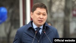 Сапар Исаков.
