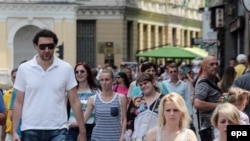 Prekomjerno trošenje novca budžetskih korisnika dešava se u zemlji u kojoj je polovina stanovništva nezaposlena