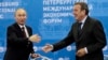 Президент Росії Володимир Путін і колишній канцлер Німеччини Герхард Шредер (праворуч), фото архівне