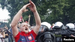 Russian, Polish Supporters Clash In Warsaw
