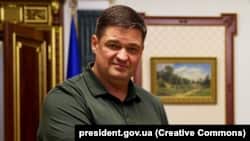Ярослав Янушевич порадив звернутися на гарячу лінію обласної влади і повідомити про намір евакуюватися, аби оформити заявку