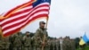Украинские и американские военные во время церемонии открытия международных военных учений Rapid Trident-2021 на Яворивском полигоне. Львовщина, 20 сентября 2021 года