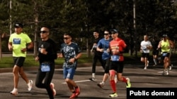 Участники полумарафона в Алматы. 20 апреля 2025 года. Фото Аlmaty-marathon.kz