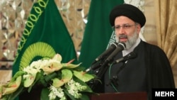 ابراهیم رئیسی از سال ۹۱ با حکم رهبر جمهوری اسلامی به عنوان دادستان ویژه روحانیت نیز منصوب شده است.