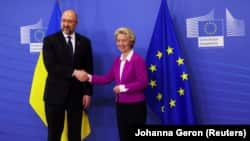 Прем’єр-міністр України Денис Шмигаль і голова Єврокомісії Урсула фон дер Ляєн, 5 вересня 2022 року, ілюстративне фото