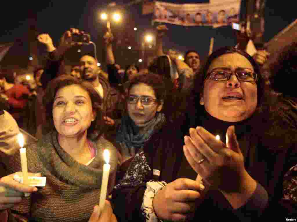Təhrir Meydanı, 11 fevral 2011. Mubarak'ın istefasını elan etməsindən dərhal sonra meydanın reaksiyası.