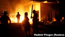 Спецназ штурмував резиденцію експрезидента Киргизстану Атамбаєва: як це було – фоторепортаж