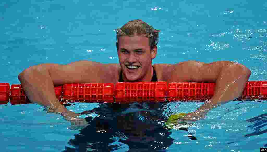 Australijski olimpijski komitet je ovog mjeseca odlučio kazni Kenrick Monka zbog fotografije na Facebooku gdje pozira sa vatrenim oružjem.