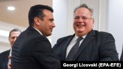 Makedonski premijer Zoran Zaev i grčki ministar inostranih poslova Nikos Kocijas 