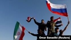 تظاهرات در سوریه علیه حمله آمریکا به دمشق (عکس از آرشیو)