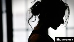 O nasilju u porodici u Bugarskoj postoje samo procene, pošto nijedna državna agencija ne prikuplja takve informacije, što podvlači ono što neki analitičari smatraju propustom vlasti u ozbiljnom suočavanju s tim pitanjem. 