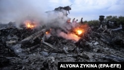 17 листопада суд у Нідерландах визнав громадян Росії Ігоря Гіркіна, Сергія Дубінського та громадянина України Леоніда Харченка винними у катастрофі MH17 та загибелі 298 людей