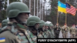 Ілюстраційне фото. Вояки України і США на полігоні на Львівщині, 20 квітня 2015 року