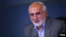 احمد توکلی، نماینده مجلس شورای اسلامی، می‌گوید که نحوه حضور نظامیان در اقتصاد کشور باید بازتعریف شود و آنها را از فعالیت در بازار مالی منع کرد