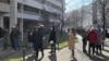 Опашка от гласуващи пред избирателна секция в Берлин, 4 април 2021 г.