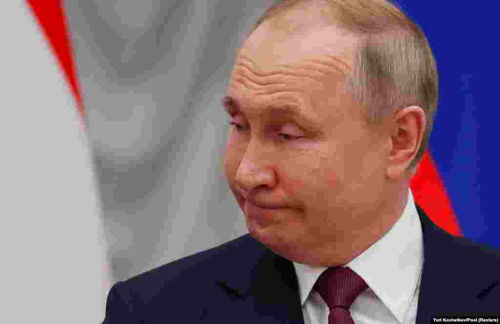 РУСИЈА - Рускиот претседател Владимир Путин во четврток (2 ноември) потпиша закон со кој се отповикува руската ратификација на Договорот за сеопфатна забрана на нуклеарни проби, се наведува во декретот објавен на веб-страницата на владата.
