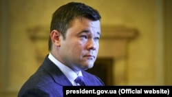 1 серпня низка ЗМІ поширила світлину заяви Андрія Богдана про відставку з посади голови Офісу президента 
