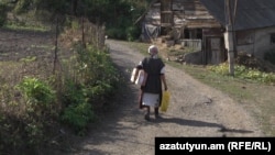 Հայաստանյան գյուղերից մեկում, արխիվ