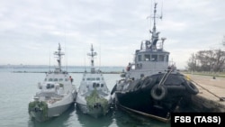 25 листопада російські прикордонники у Керченській протоці відкрили вогонь по трьох українських кораблях і захопили їх