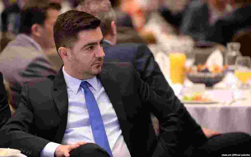 СЕВЕРНА МАКЕДОНИЈА - Министерот за економија Крешник Бектеши Најави во средата дека ќе бараат оштета од Бугарија и дополнителна поддршка од Европската Унија за воведувањето на таксата од 10 евра доколку не бидат ослободени капацитетите на гасоводот преку кој државата се снабдува со гас од Бугарија.