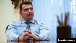 Кабінет міністрів розробив законопроєкт про нову процедури обрання директора НАБУ. Документ передбачає звільнення чинного керівника бюро Артема Ситника