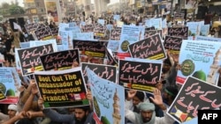 تحريک لبيک غوښتنه کوي چې حکومت دې له دوی سره په دې اړه د ۲۰۲۰ز کال د نومبر پر ۱۶مه او ورپسې د ۲۰۲۱ز کال د اپرېل ۲۰مه شوي تړونونه عملي کړي.