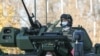Ministerul Apărării încearcă să doteze militarii cu sisteme de comunicații alternative în cazul în care instalațiile tradiționale sunt atacate. În plus, infanteriștii vor fi dotați cu lansatoare de rachete care să oprească avansarea unor blindate sau tancuri.