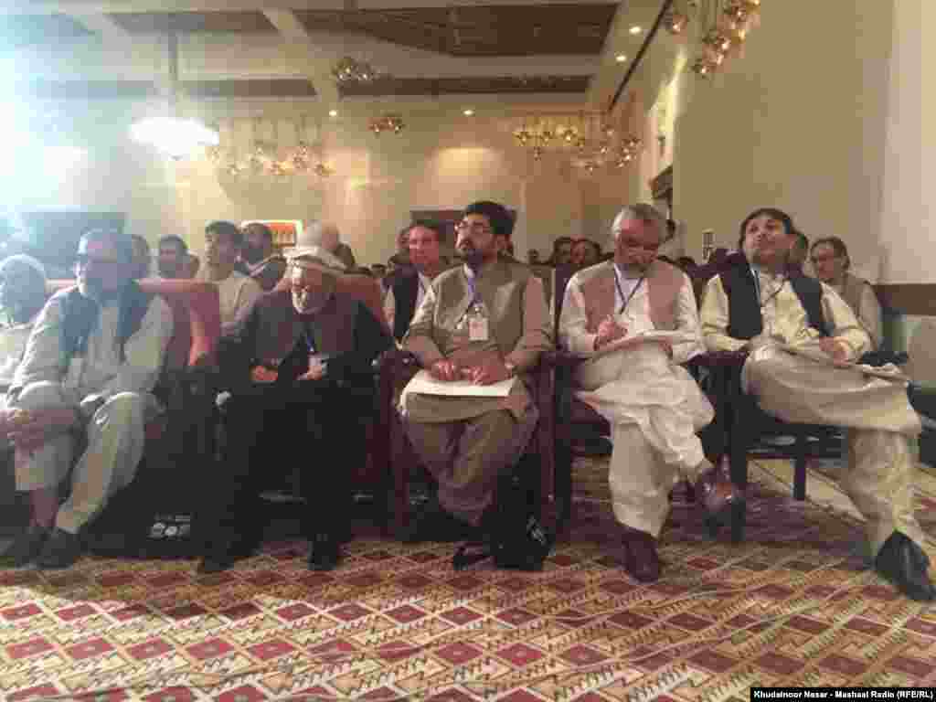 د کويټې پښتو نړيوال کنفرنس ۲۰۱۵ کې د ليکوالانو، څيړونکو او شاعرانو سربېره بلوچستان کې د ملي عوامي حکمران ګوند ځيني وزيران هم شتون لري. 