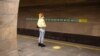 Метро Києва розповіло правила перевезення моноколіс та самокатів