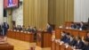 Президент Садыр Жапаров на заседании Жогорку Кенеша во время церемонии принятия присяги нового правительства. 3 февраля 2021 года.
