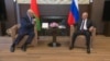 Beloruski predsednik Aleksandar Lukašenko sastao se s ruskim predsednikom Vladimirom Putinom u Sočiju 14. septembra.